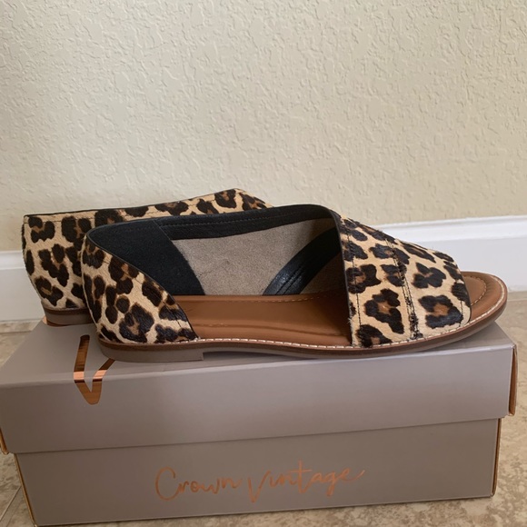 🛍NWT🛍 Crown Vintage Leopard Print Sandals - Picture 5 of 8